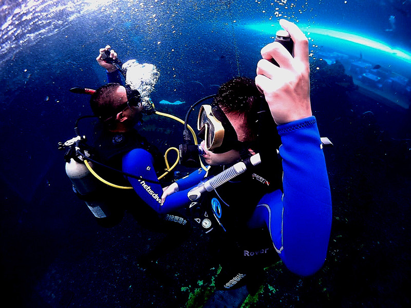 如何控制中性浮力？