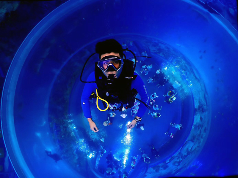 如何控制中性浮力？